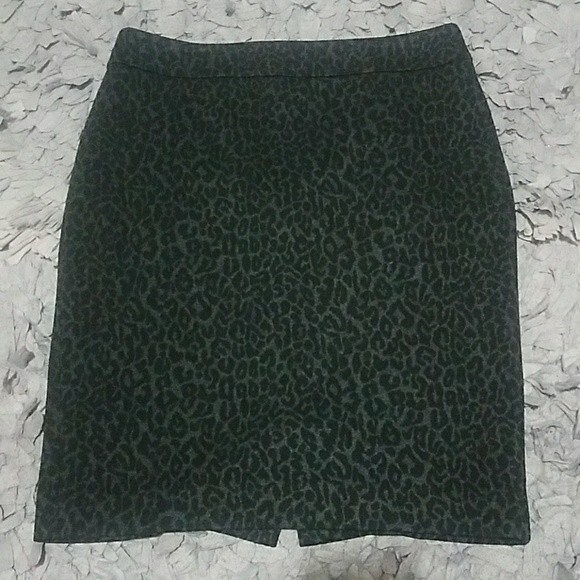 Ann Taylor Loft Leopard Animal Print Pencil Skirt - Picture 2 of 5